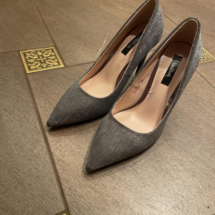 Туфли серые блестящие