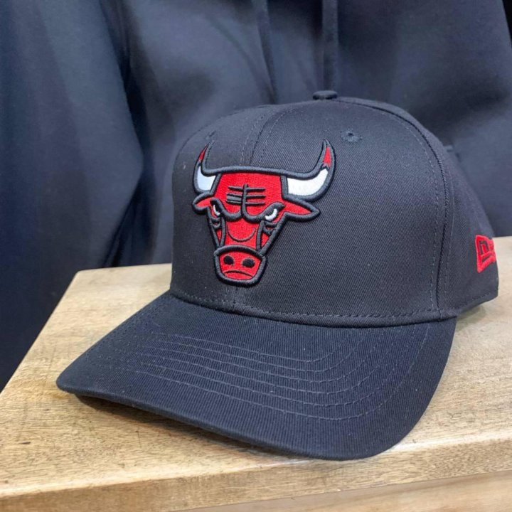 Кепка бейсболка NBA Chicago Bulls черная новая.Ор