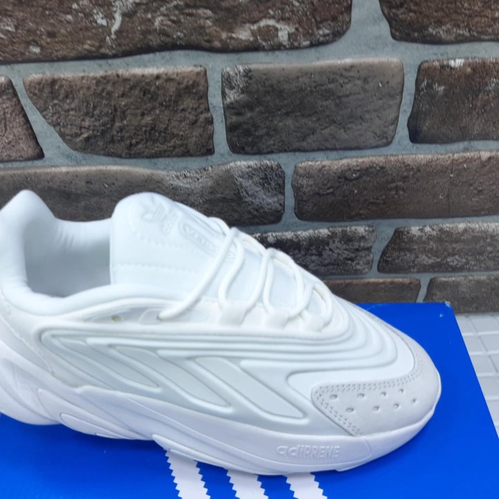 Кроссовки Adidas ozelia