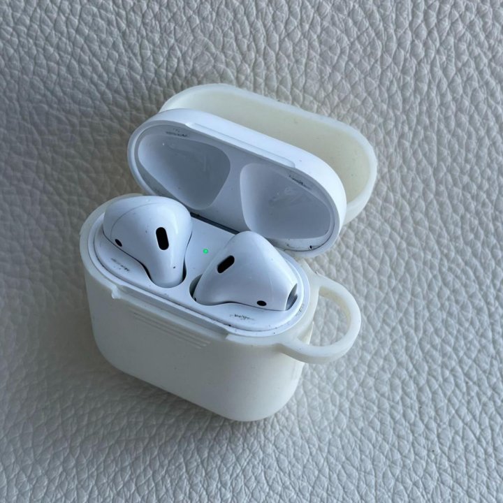 Продам оригинальные наушники AirPods1в ремонт