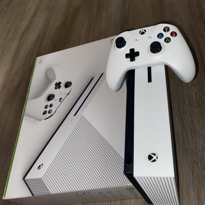 Xbox One S 1tb с установленными играми