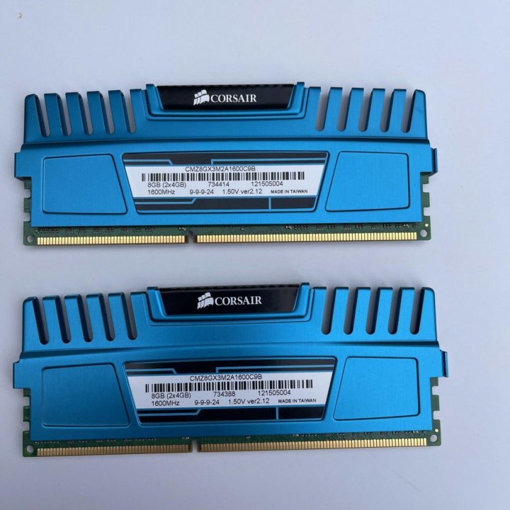 Corsair 8GB 2x4GB 1600 Mhz DDR3 ддр3 игровая 8гб