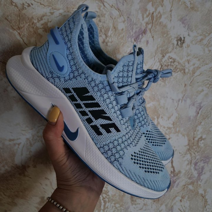 Кроссовки 37