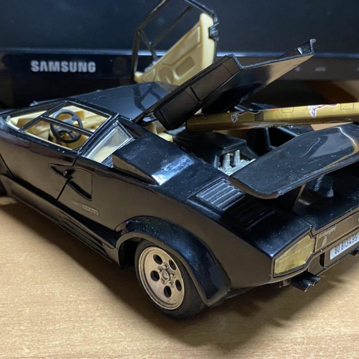 Lamborghini Countach 5000 QV Tonka Polistil 1:18