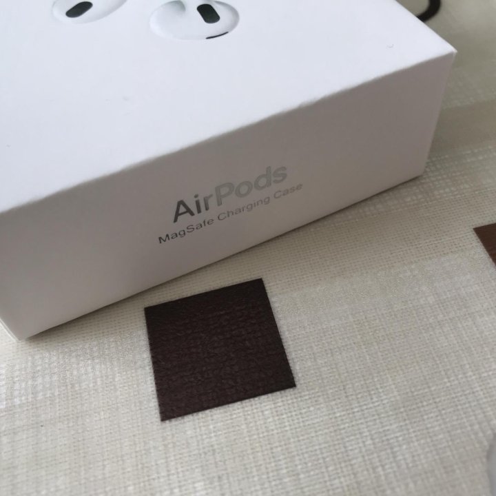 Коробка от наушников AirPods