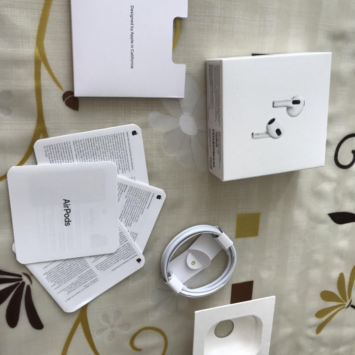 Коробка от наушников AirPods