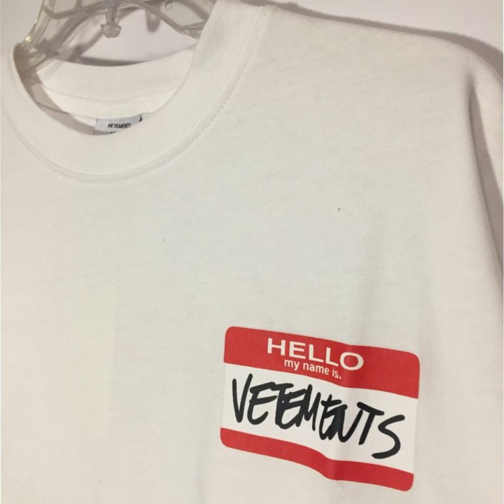 Футболка Vetements