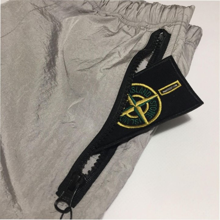 Штаны Stone Island с патчем