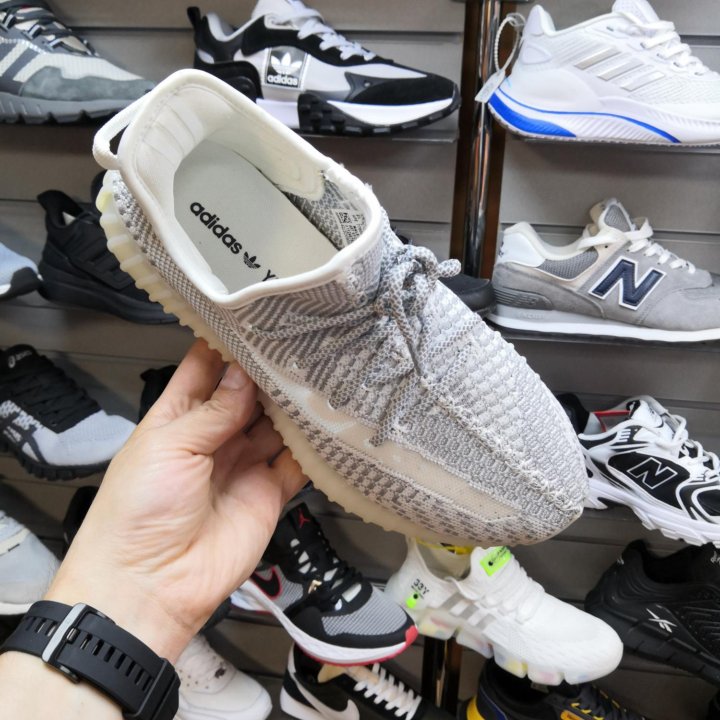 Кроссовки Adidas yeezy boost 350 серый