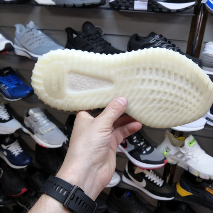 Кроссовки Adidas yeezy boost 350 серый