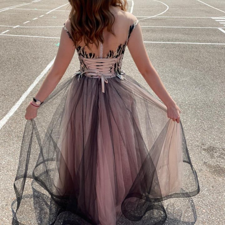 Платье вечернее