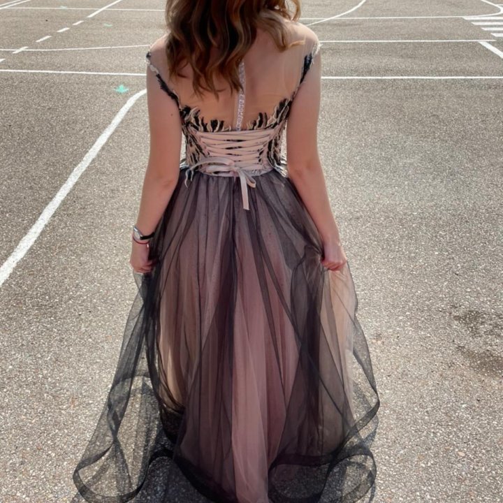 Платье вечернее