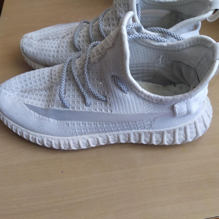 Кроссовки раз 38