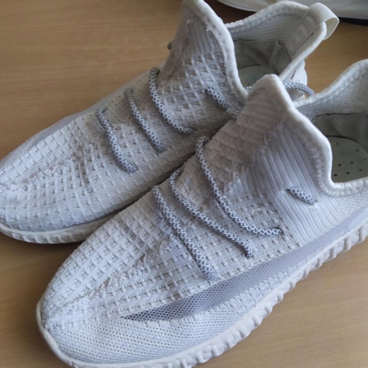 Кроссовки раз 38