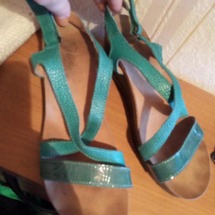 Босоножки 38