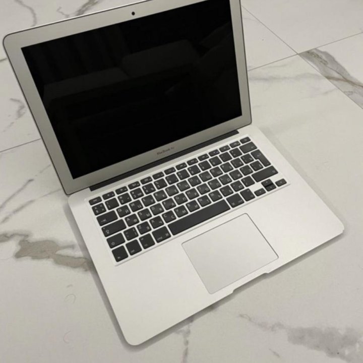 Apple MacBook Air 13 2017 SSD128гб