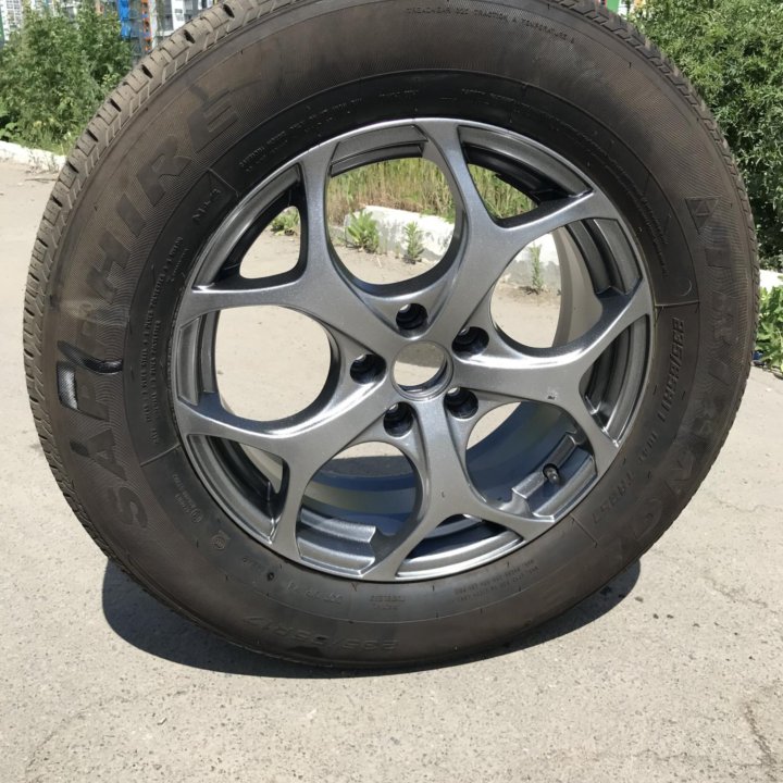 Шина с диском 235/65 R17