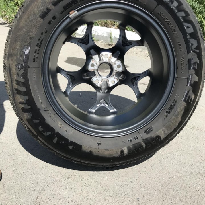 Шина с диском 235/65 R17