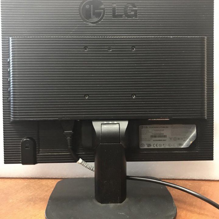 Монитор LG 17”