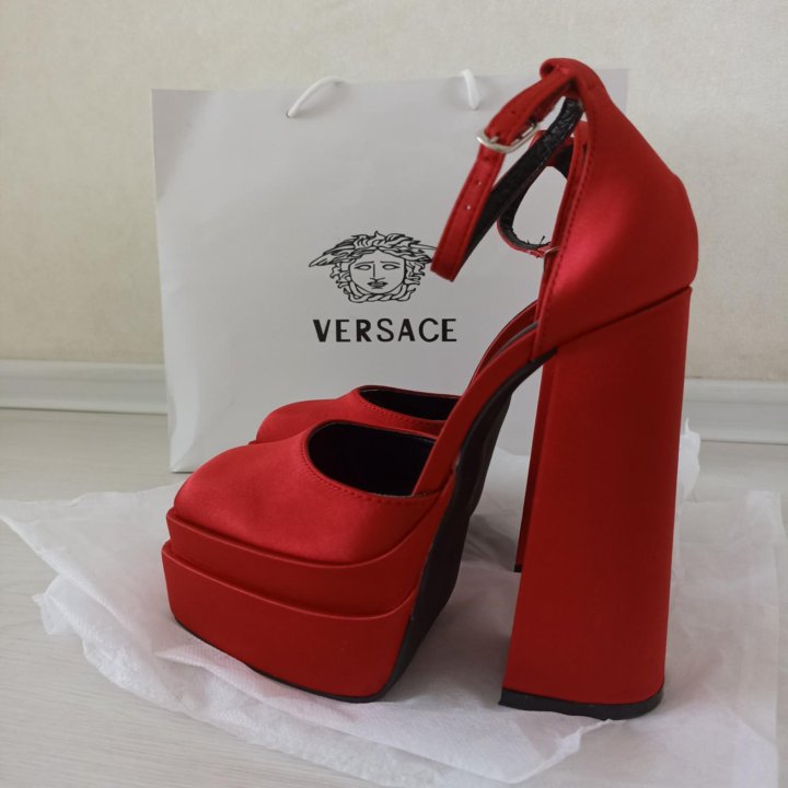 Туфли Versace