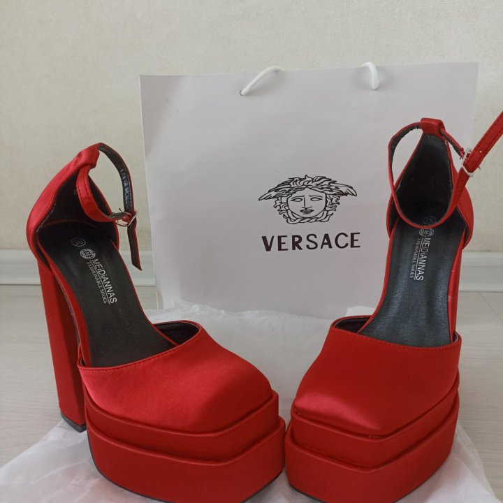 Туфли Versace