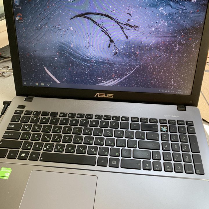 Ноутбук ASUS X550V