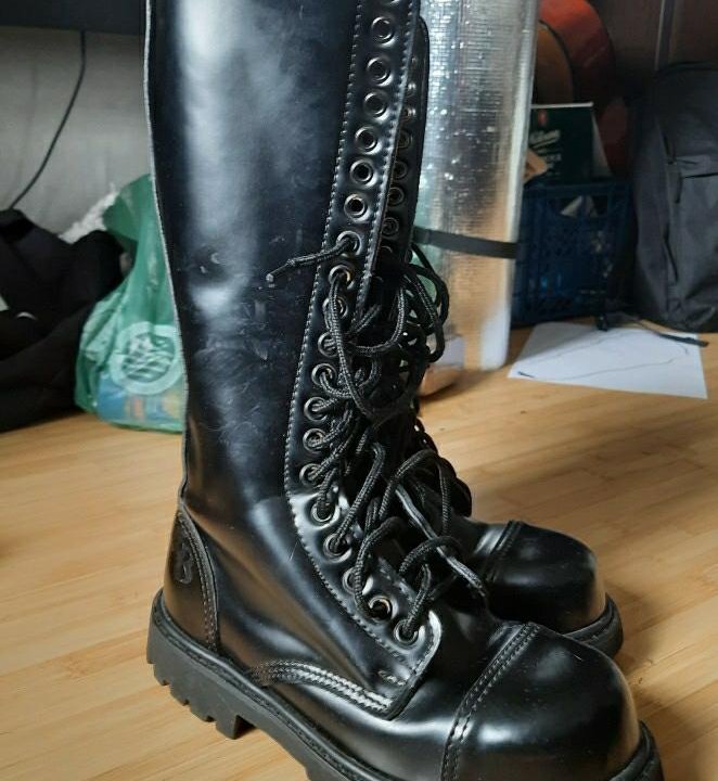 Тяжелые ботинки Knightsbridge