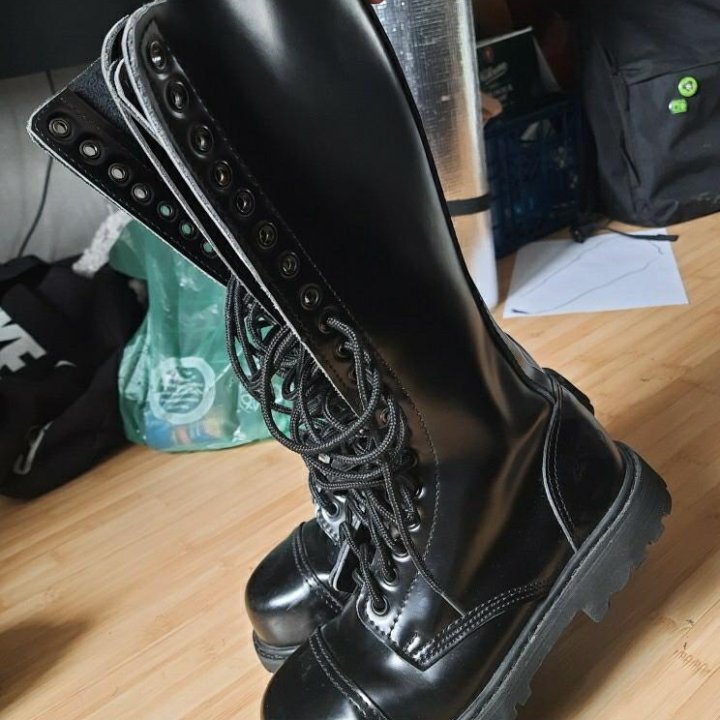 Тяжелые ботинки Knightsbridge