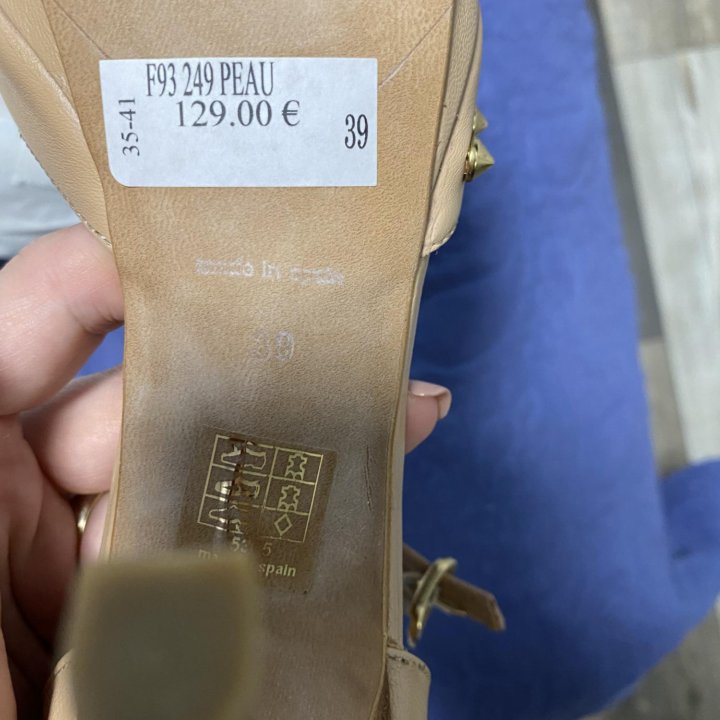 Босоножки Minelli