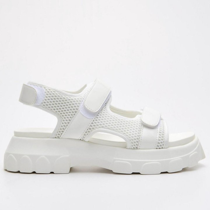 Белые сандалии Cropp