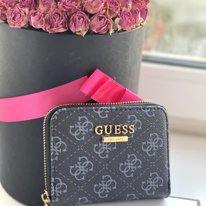 Компактный женский кошелек Guess