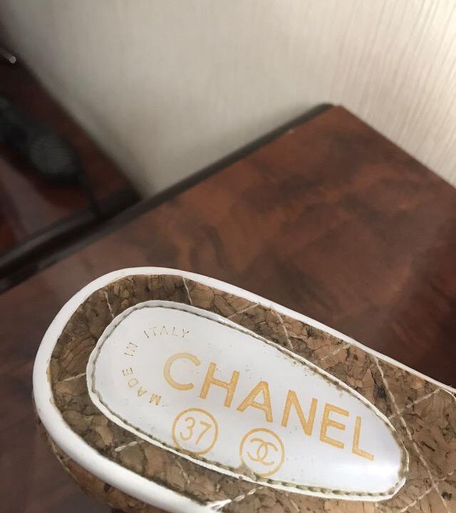Сабо Chanel.