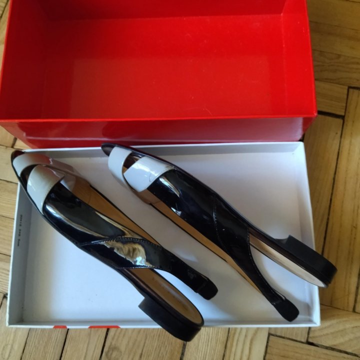 Босоножки Pollini