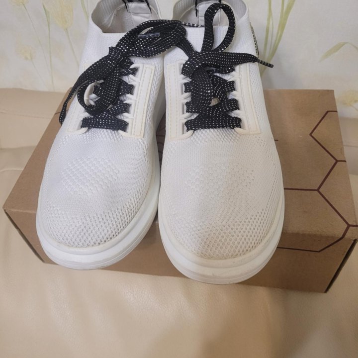 Кроссовки RESPECT