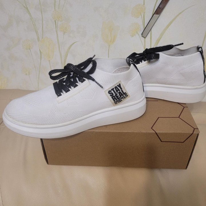 Кроссовки RESPECT