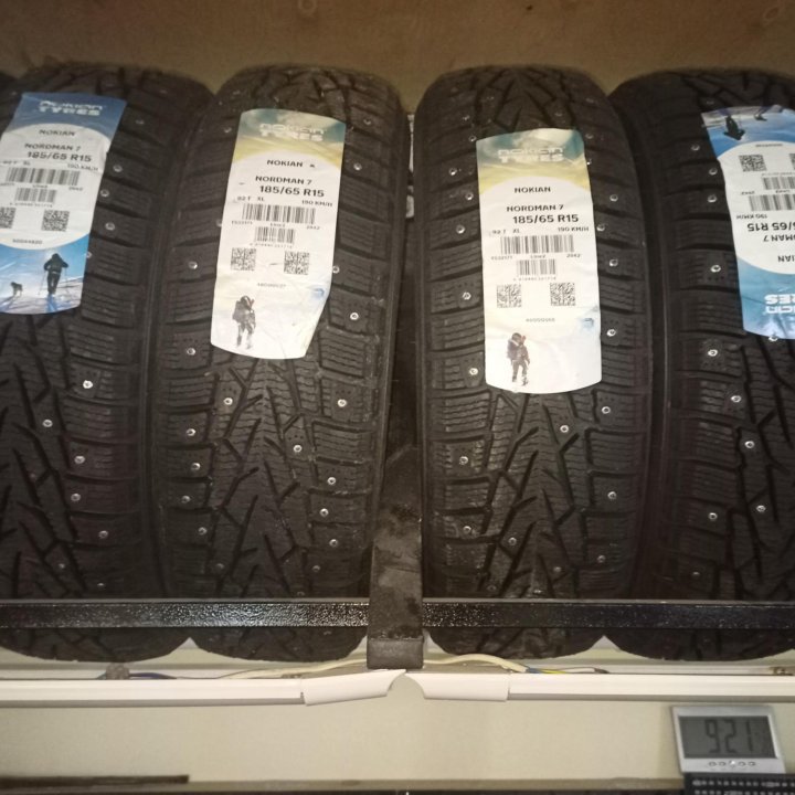 Зимние NOKIAN NORDMAN 7 185/65 R15 92T XL