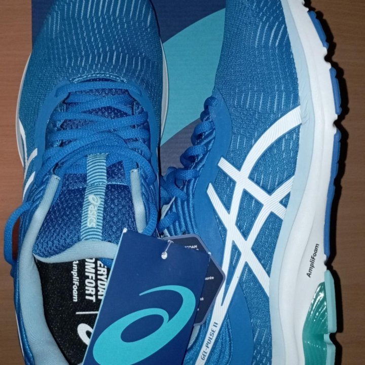 Кроссовки ASICS раз 42