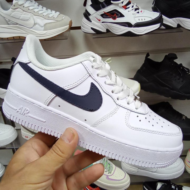 Кроссовки женские Nike