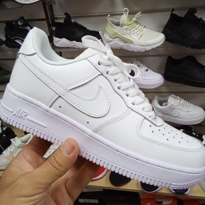 Кроссовки женские Nike