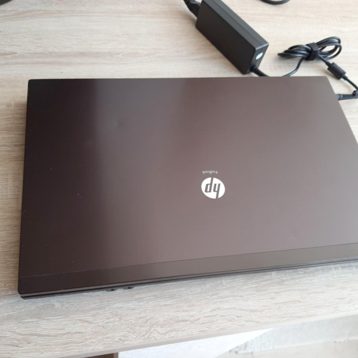 HP ProBook 4720s, core i3, 17