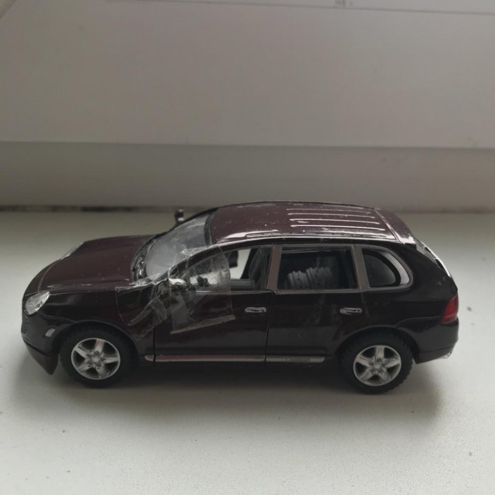 Модель Porsche Cayenne Turbo 1/38 Kinsmart