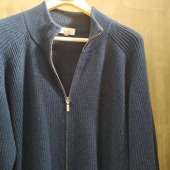 Джемпер Brioni.