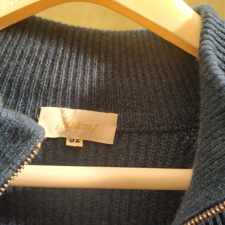 Джемпер Brioni.