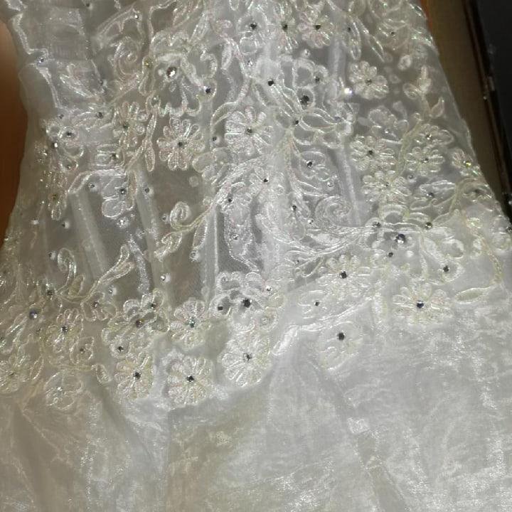 Свадебное платье. Полностью новое!!
