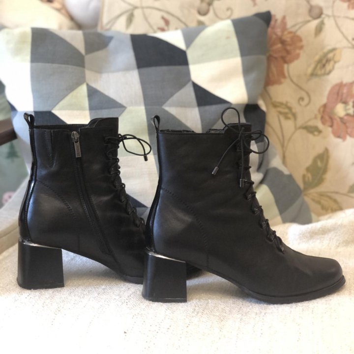 Ботинки на каблуке