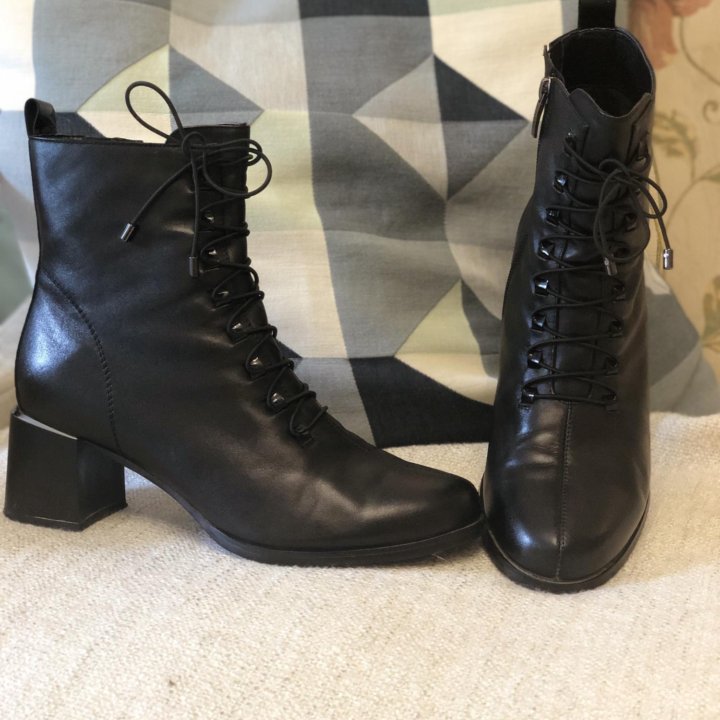 Ботинки на каблуке