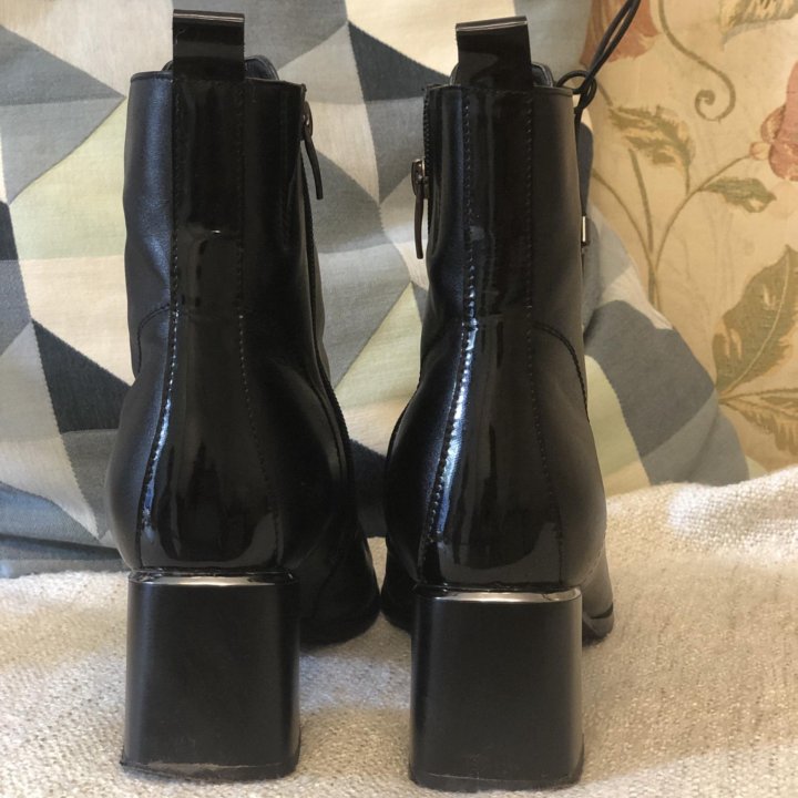 Ботинки на каблуке