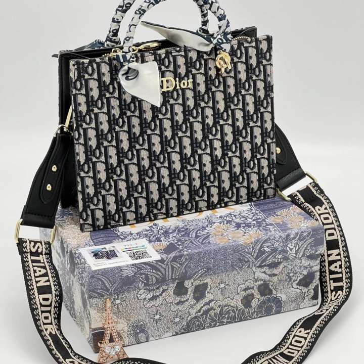 Сумки Dior????
