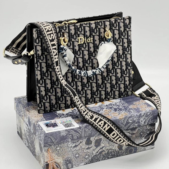 Сумки Dior????