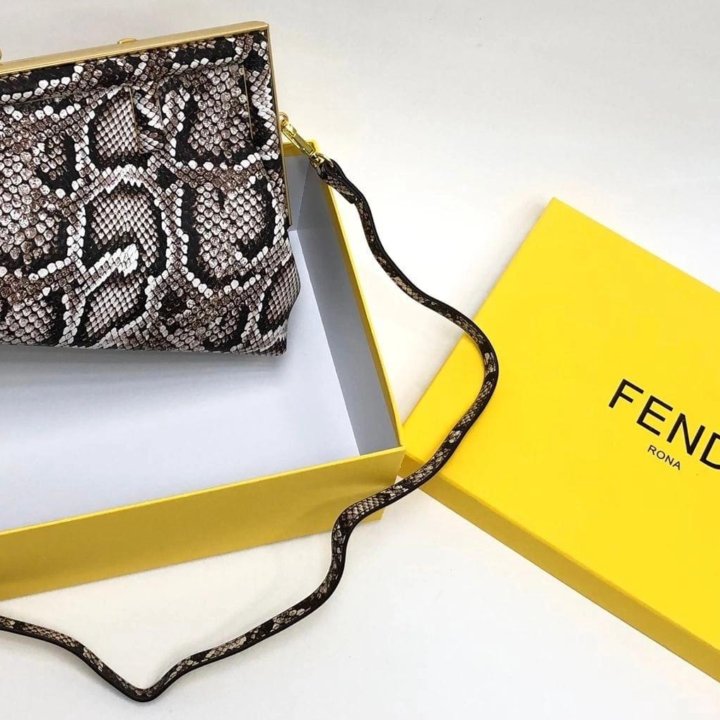 Женские Сумки Fendi????